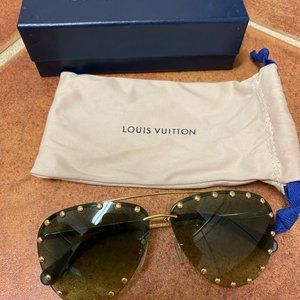 Louis Vuitton The party sunglasses w/ box